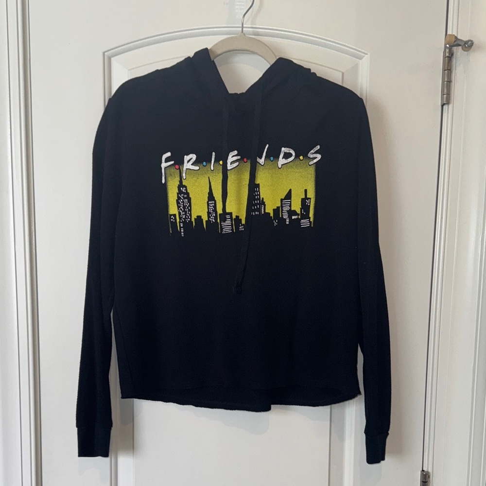 Black 'Friends' Skyline Crop Hoodie